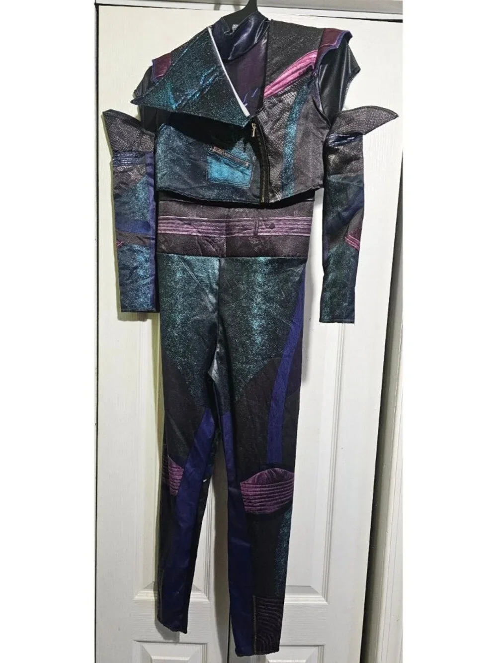 Descendants 3 Mal Deluxe Costume Girl 7-8 Jumpsuit Vest Glovettes Gloves Disney